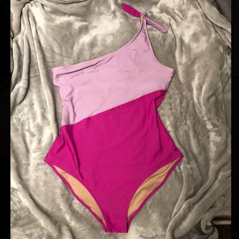 Old Navy Plus Size Swimsuit